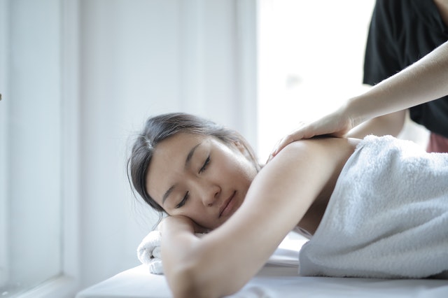 vantaggi per il corpo del massaggio rilassante